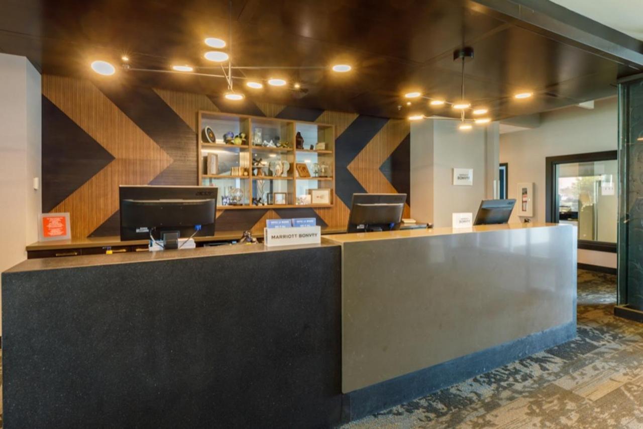 Four Points By Sheraton Levis Convention Centre Экстерьер фото